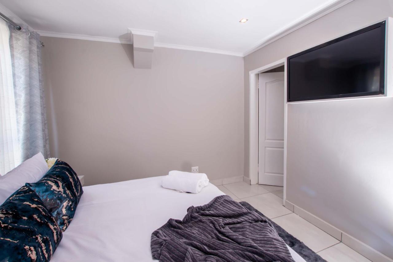 Prestigious Apartments Sandton Exterior photo